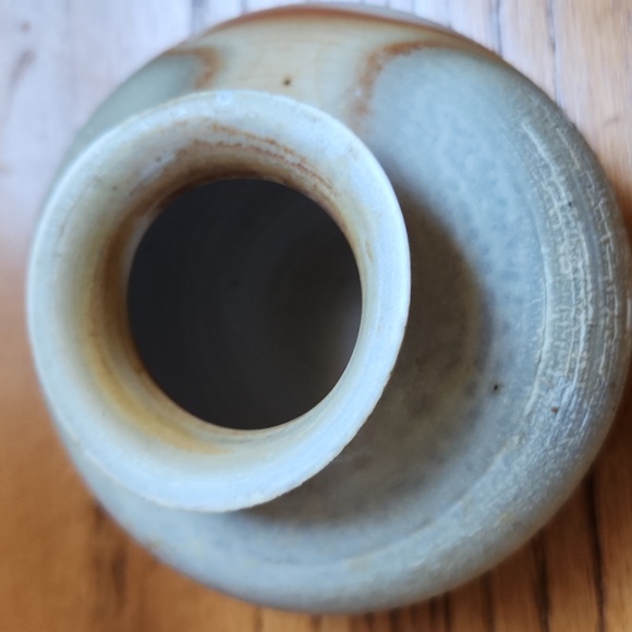 Handcrafted Ceramic Vase - Earth Tones - Picture 5 of 8